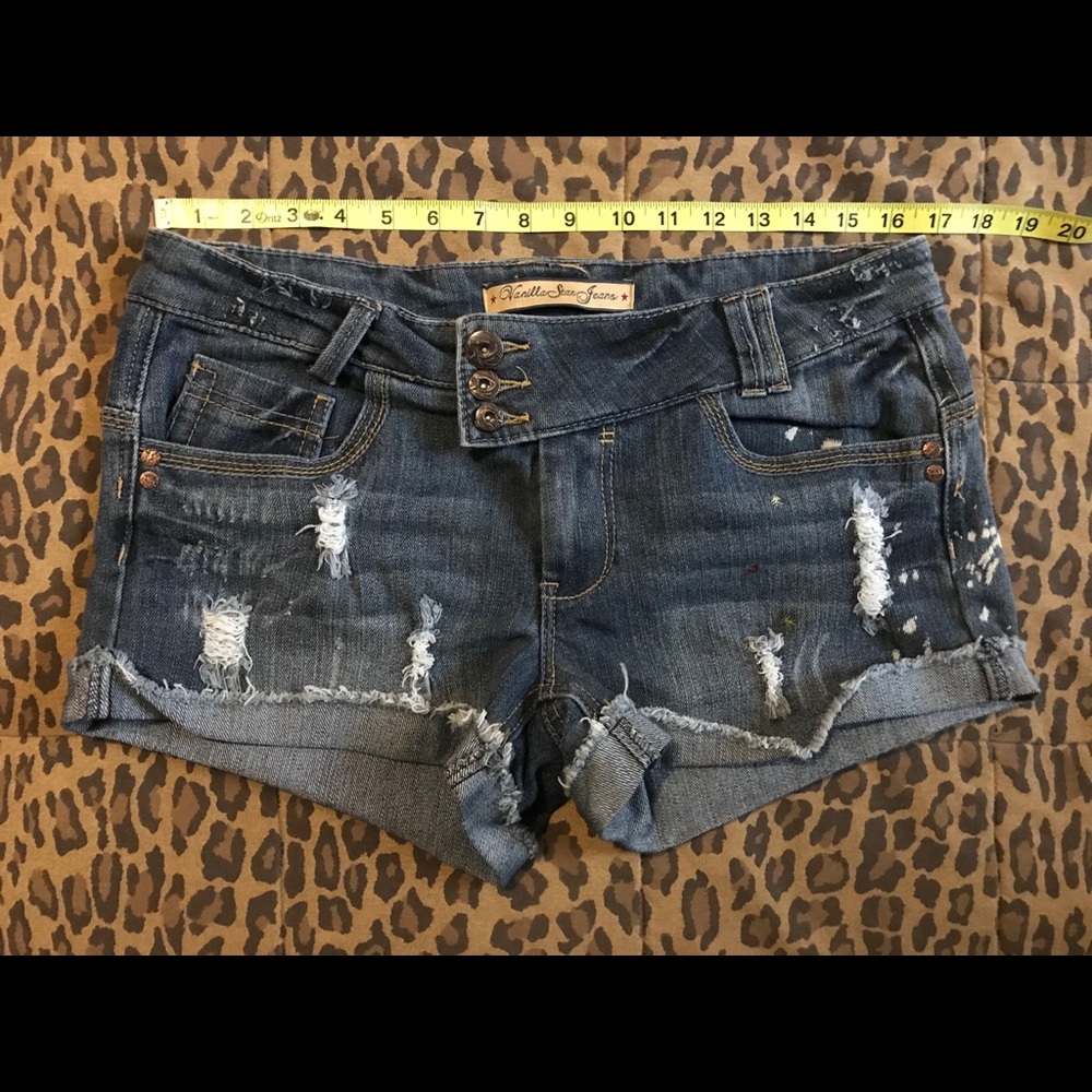 Vanilla Star Jean shorts. Size 13 Distressed